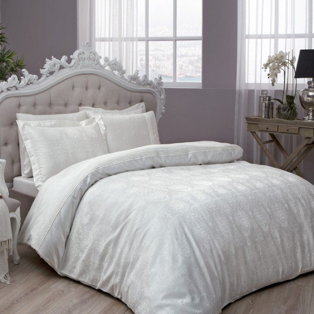 Picture of TAC Diana Jakar Saten Bed Linnen Set Double Size Cream 200x220+240x260+50x70(4pc) cm