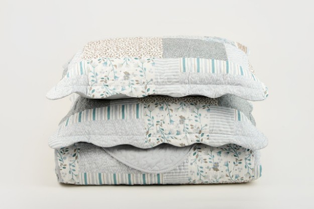 Picture of Manamo Mandy საწოლის გადასაფარებელი პოლიესტერის ლურჯი/ბეჟი ორ საწოლიანი 40x250+50x70 სმ (2ც)