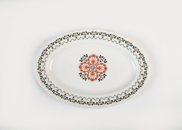 Picture of Manamo Liana Glazed Serving Plate Porcelain Cream  30 cm